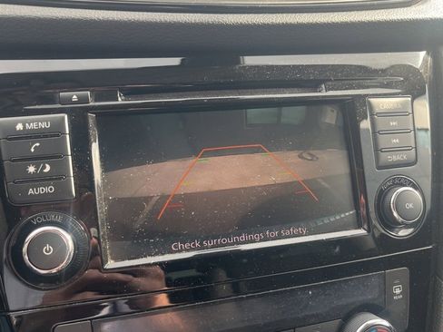 Used 2019 Nissan Rogue SV image 8