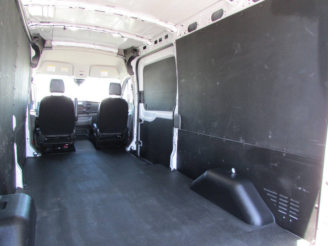 Used 2025 Ford Transit 250 148 Medium Roof w/ Load Area Protection Package RWD image 27