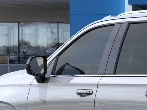 New 2026 Chevrolet Suburban LS image 12