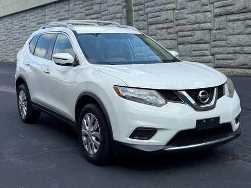 Used 2016 Nissan Rogue S w/ Appearance Package AWD/4WD image 4