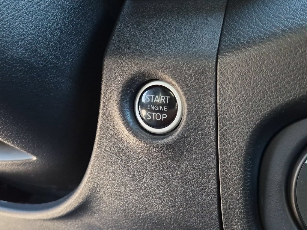 Used 2023 Nissan Frontier SV w/ Midnight Edition Package AWD/4WD image 9