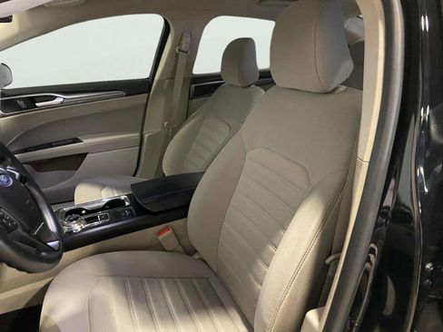 Used 2020 Ford Fusion SE FWD image 13