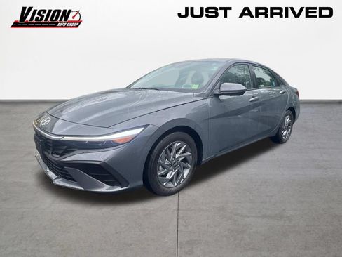 Used 2024 Hyundai Elantra SEL FWD image 1