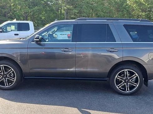 Certified 2021 Ford Expedition Limited AWD/4WD image 5