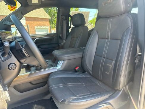 Used 2024 Chevrolet Silverado 1500 High Country w/ Technology Package AWD/4WD image 13