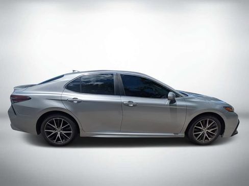 Used 2023 Toyota Camry SE FWD image 2