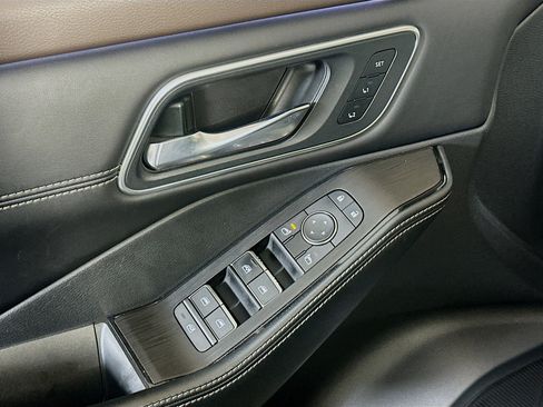 Used 2023 Nissan Rogue Platinum w/ Platinum Premium Package FWD image 15