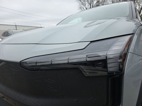 New 2026 Volvo EX30 Cross Country Ultra image 41