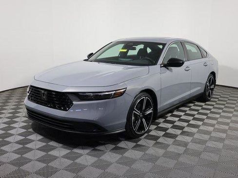 Used 2023 Honda Accord Sport image 1
