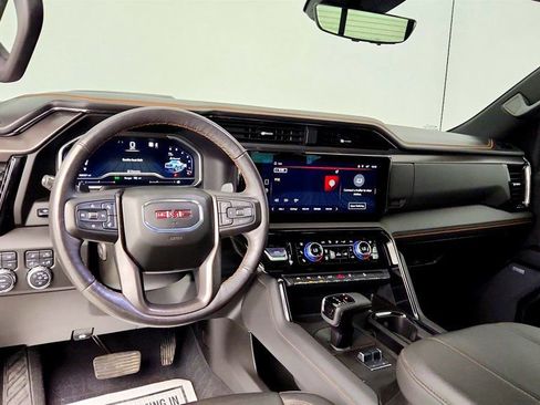 Used 2023 GMC Sierra 1500 AT4 w/ Technology Package AWD/4WD image 12