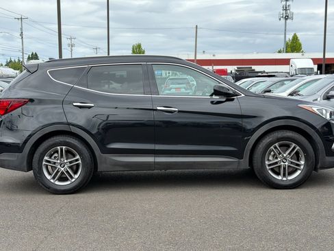 Used 2017 Hyundai Santa Fe Sport FWD image 3