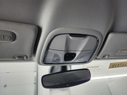 Used 2020 Jeep Cherokee Limited image 12