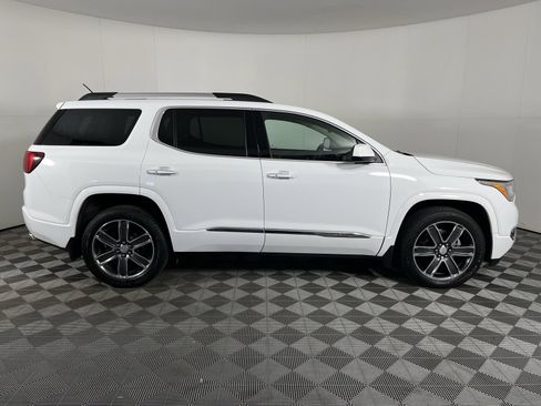 Used 2019 GMC Acadia Denali w/ Technology Package image 9