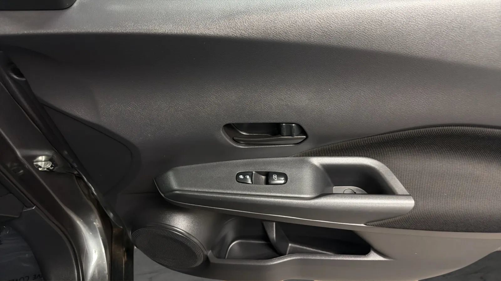 Used 2021 Nissan Kicks S FWD image 18