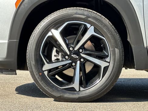 Used 2023 Chevrolet TrailBlazer RS w/ Convenience Package image 32