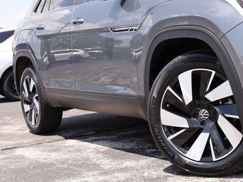 Used 2024 Volkswagen Atlas Cross Sport SE w/ Panoramic Sunroof Package AWD/4WD image 3