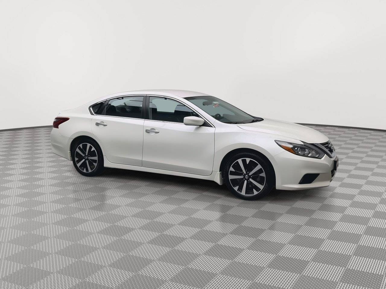 Used 2018 Nissan Altima 2.5 SR FWD image 33