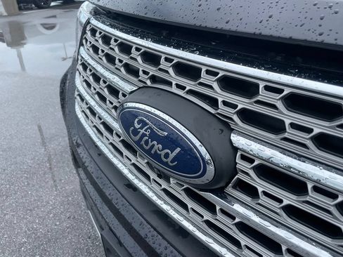 Used 2024 Ford Explorer Limited AWD/4WD image 32