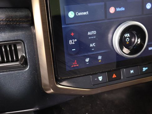 Used 2023 Ford F150 Lightning Lariat image 7