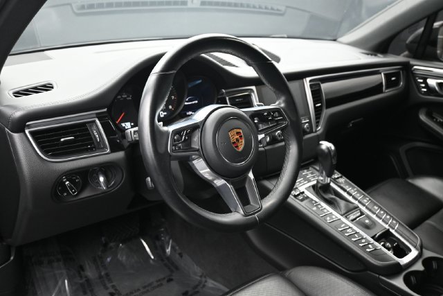 Used 2018 Porsche Macan GTS AWD/4WD image 12