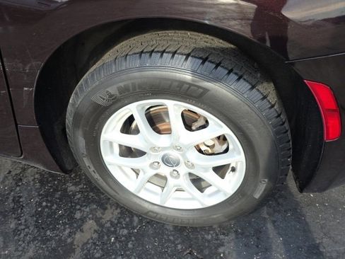 Used 2017 Chrysler Pacifica Touring image 48