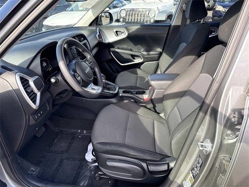 Certified 2023 Kia Soul LX w/ LX Technology Package image 14