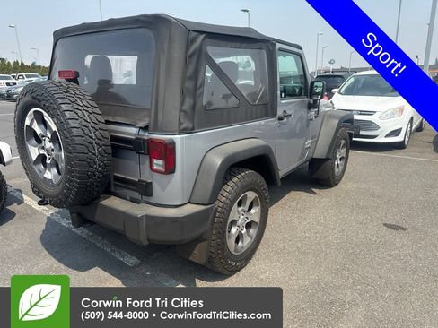 Used 2017 Jeep Wrangler Sport AWD/4WD image 4
