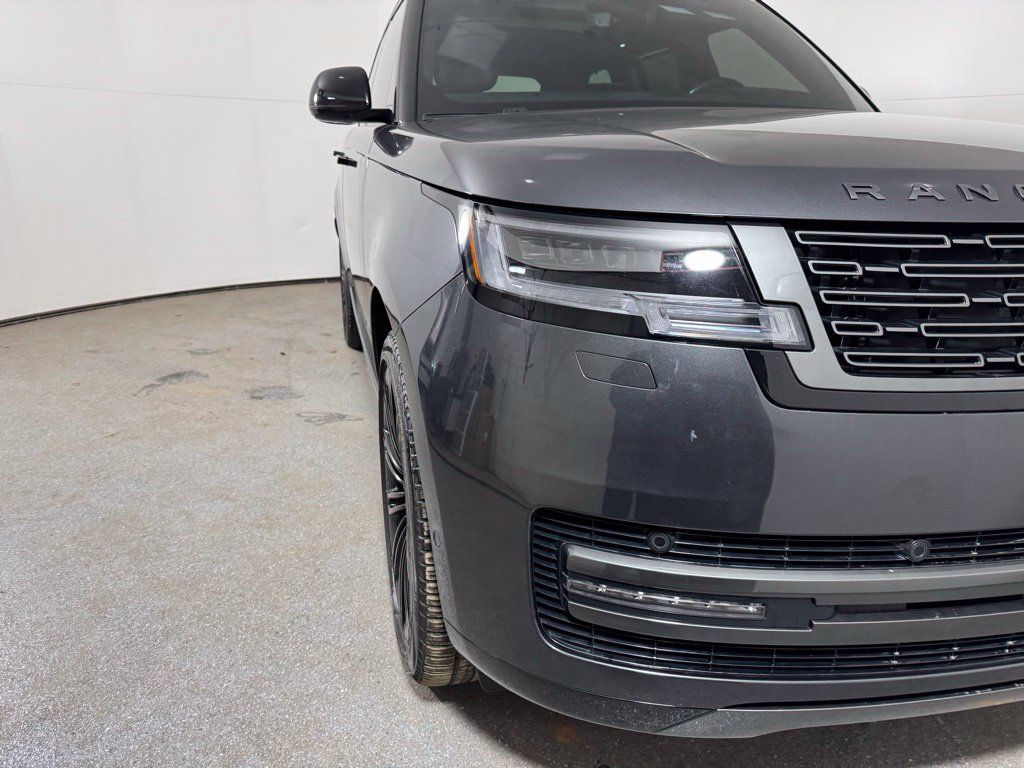 Used 2024 Land Rover Range Rover Autobiography AWD/4WD image 4