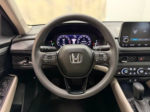 Used 2023 Honda Accord EX image 18