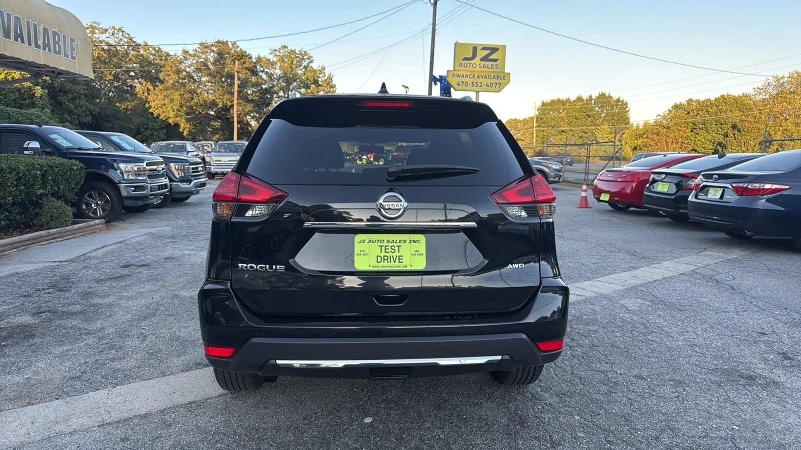 Used 2017 Nissan Rogue S w/ Appearance Package AWD/4WD image 7