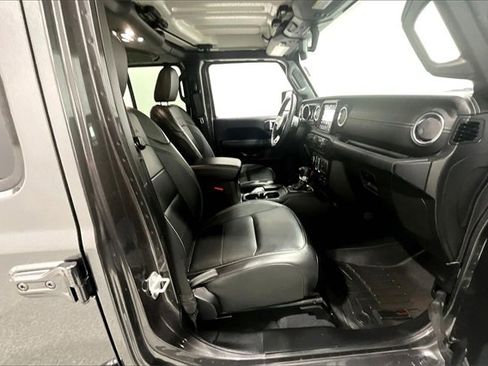 Used 2022 Jeep Wrangler Unlimited Sahara w/ Cold Weather Group image 26