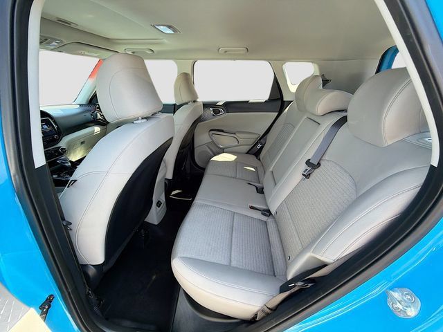 Used 2024 Kia Soul EX FWD image 25