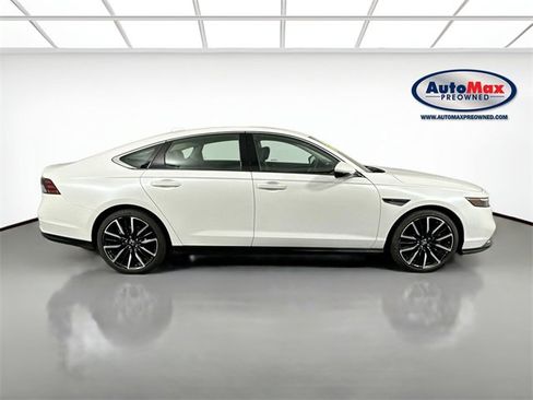 Used 2025 Honda Accord Touring image 10