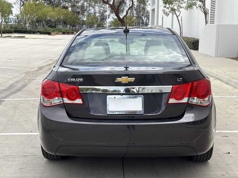 Used 2016 Chevrolet Cruze LT FWD image 4