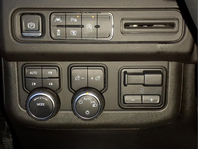 Used 2023 Chevrolet Tahoe LT w/ LT Signature Package AWD/4WD image 19