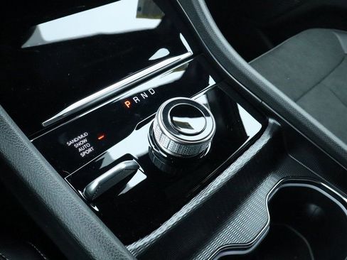 New 2026 Jeep Grand Cherokee Laredo image 9