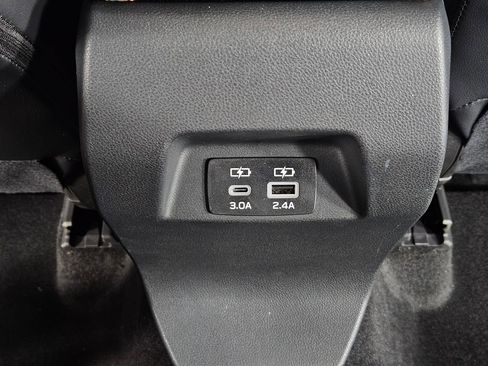 Certified 2025 Subaru Crosstrek 2.5i Limited w/ Crosstrek Mirror Package image 27