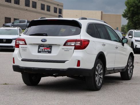 Used 2017 Subaru Outback 3.6R Touring AWD/4WD image 9