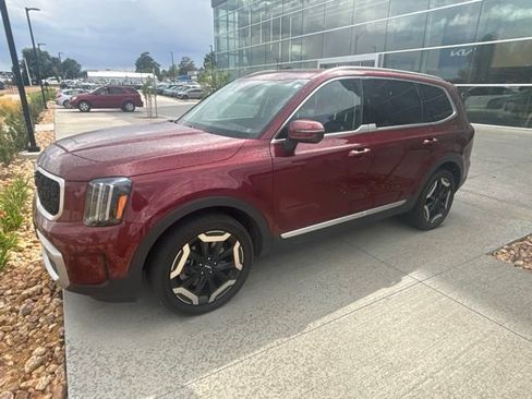 Certified 2023 Kia Telluride EX w/ EX Captain's Chair Package AWD/4WD image 1