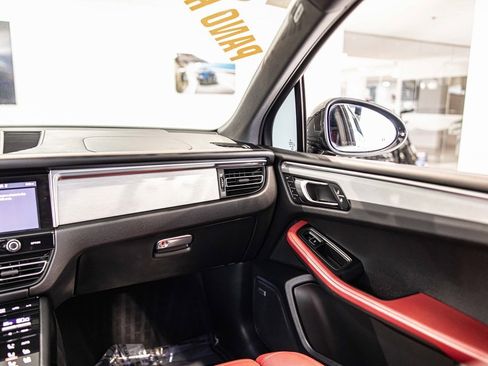 Used 2023 Porsche Macan S image 39