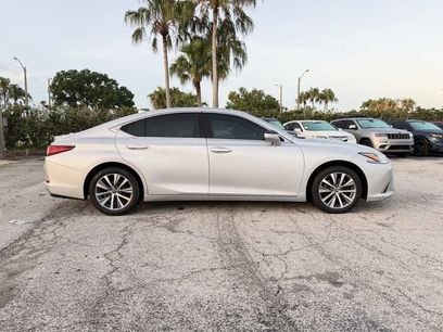 Used 2020 Lexus ES 350 w/ Accessory Package 2
