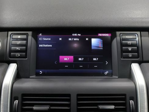 Used 2017 Land Rover Discovery Sport HSE image 28