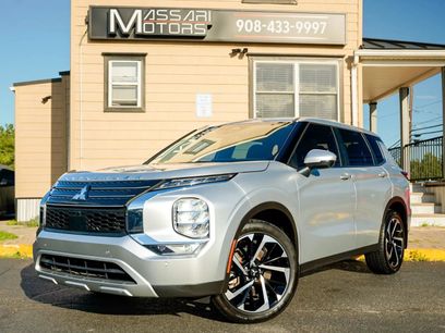 Used 2023 Mitsubishi Outlander SE