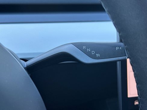 Used 2023 Tesla Model Y Performance image 22