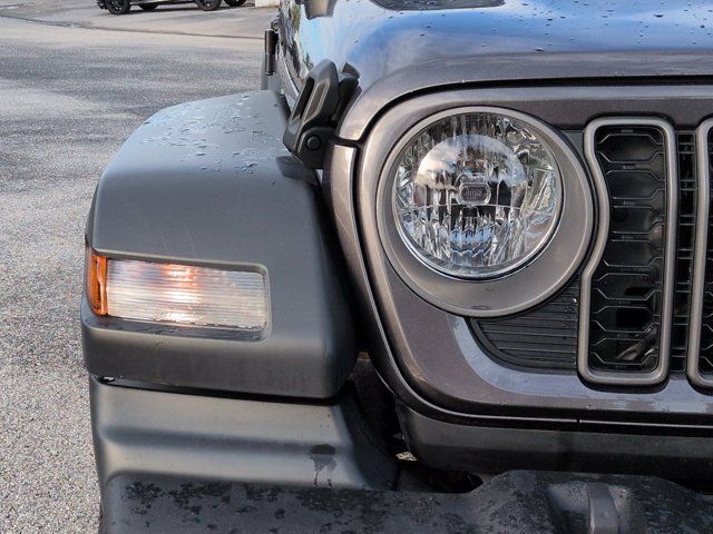 Used 2025 Jeep Wrangler Sport AWD/4WD image 9