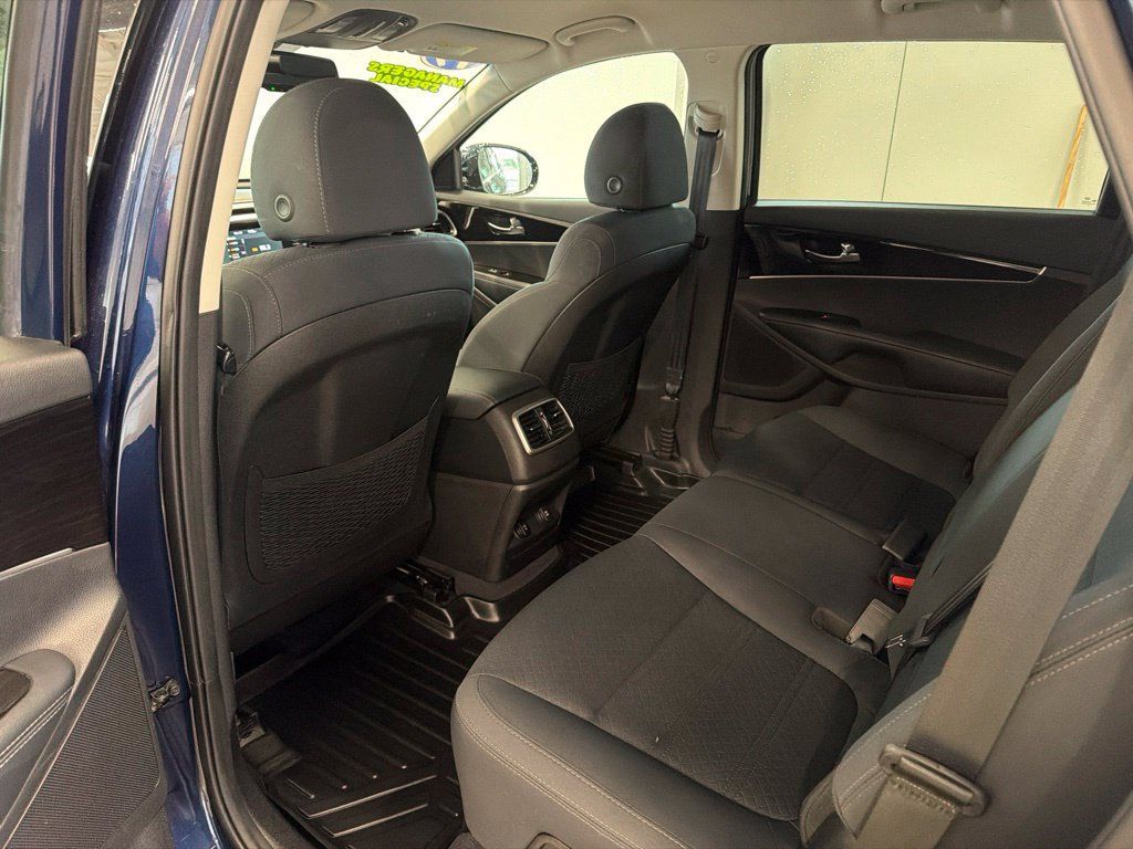 Used 2019 Kia Sorento AWD w/ LX Convenience Package image 20