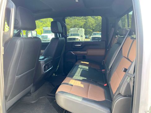 Used 2022 Chevrolet Silverado 3500 High Country image 11