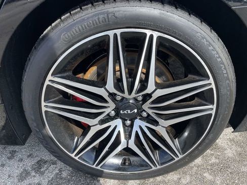 Used 2023 Kia Stinger GT2 image 9
