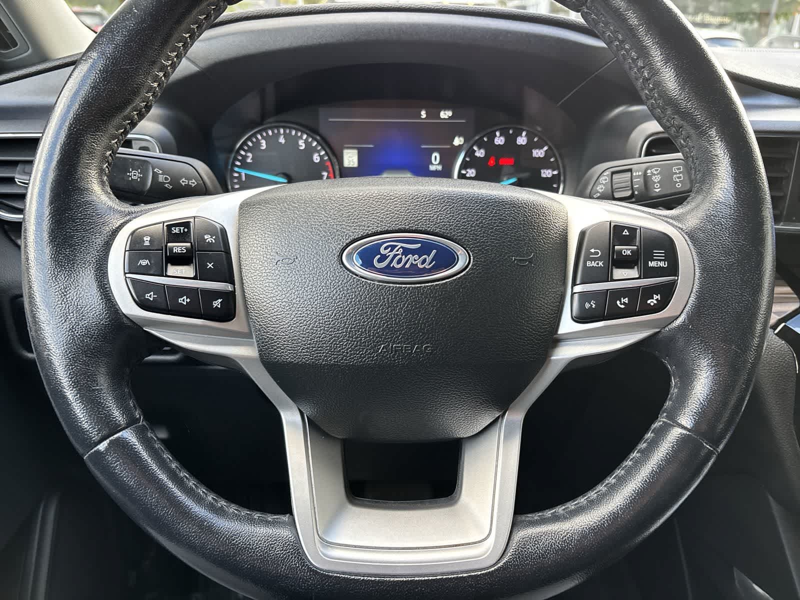 Used 2023 Ford Explorer Limited AWD/4WD image 11