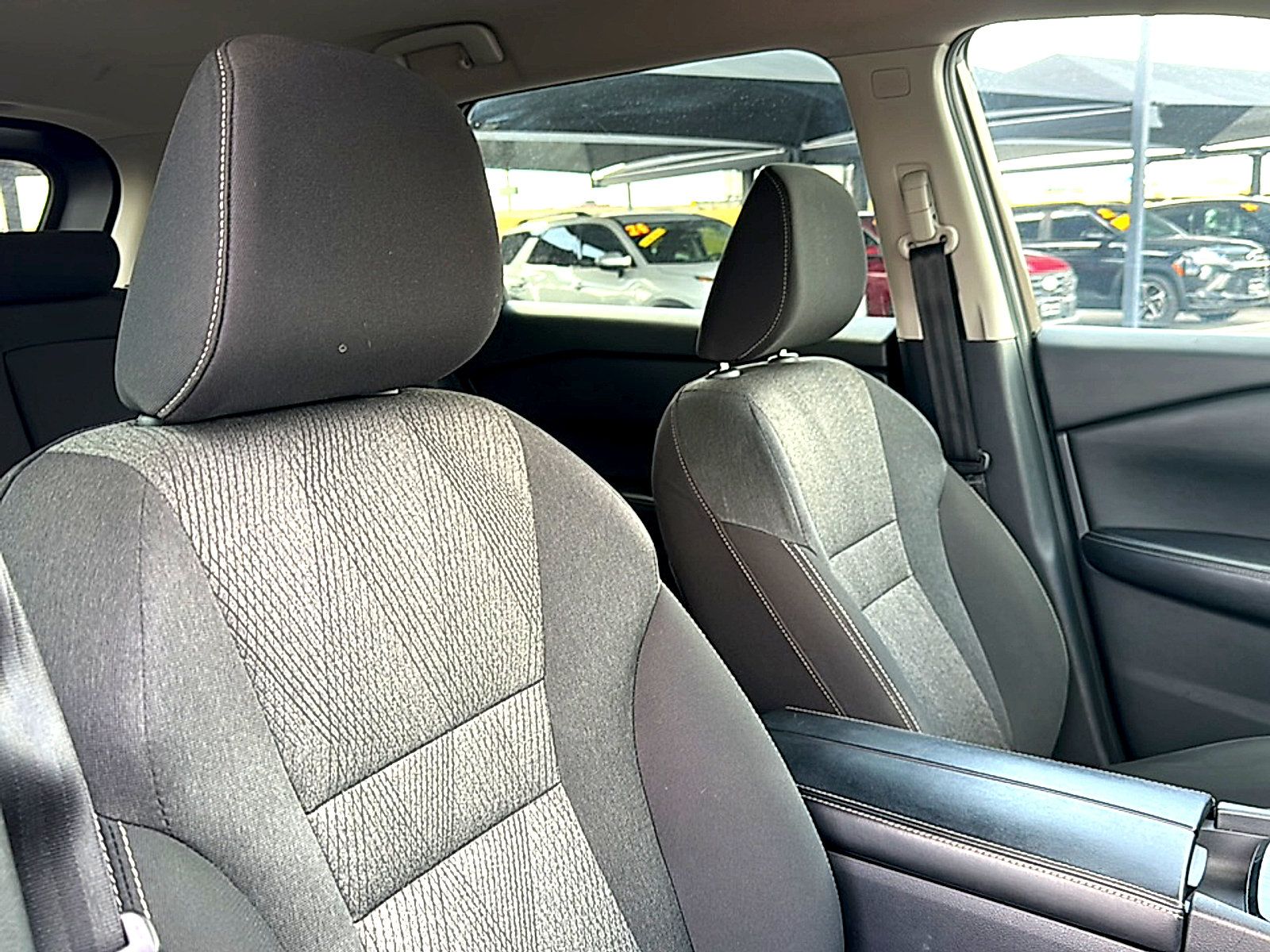 Used 2025 Nissan Rogue SV FWD image 25